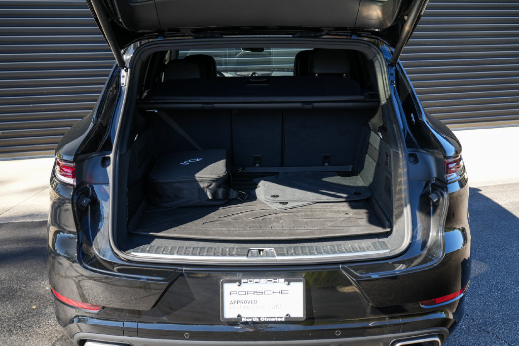 Certified 2026 Porsche Cayenne E-Hybrid AWD/4WD image 18