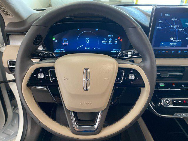 Used 2023 Lincoln Corsair AWD w/ Equipment Group 101A image 17