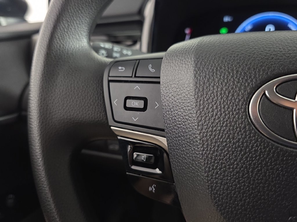 Used 2025 Toyota Camry LE FWD image 15