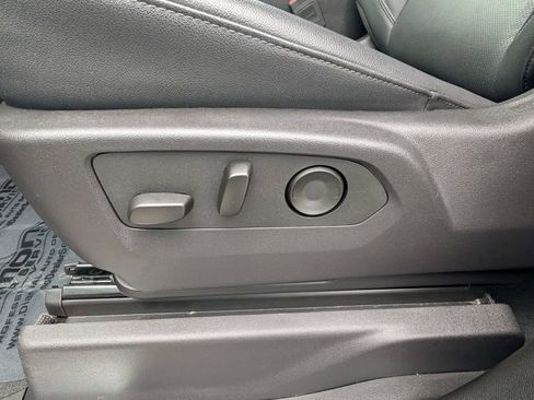 Certified 2025 GMC Sierra 2500 SLT w/ SLT Premium Package image 22