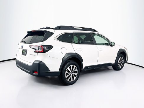 Used 2025 Subaru Outback Premium AWD/4WD image 9