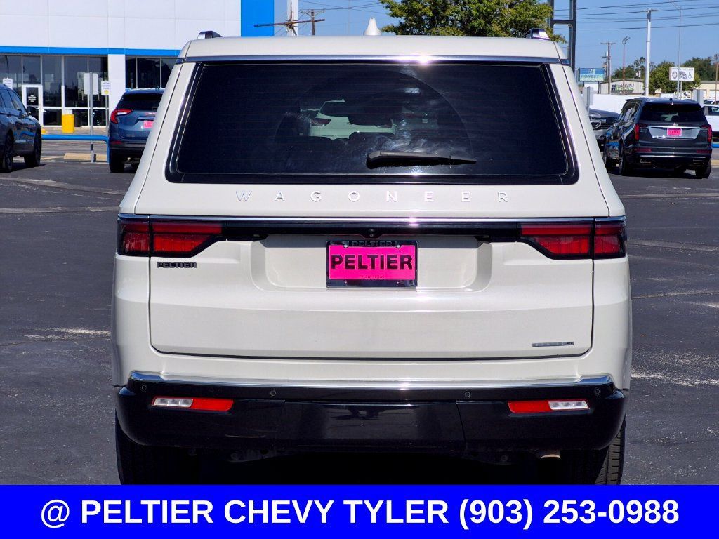Used 2022 Jeep Wagoneer Series II RWD image 5