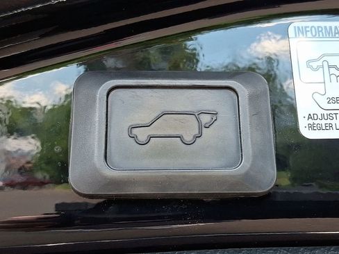 Used 2016 Toyota RAV4 Limited AWD/4WD image 31