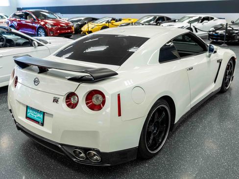Used 2014 Nissan GT-R Black Edition AWD/4WD image 6