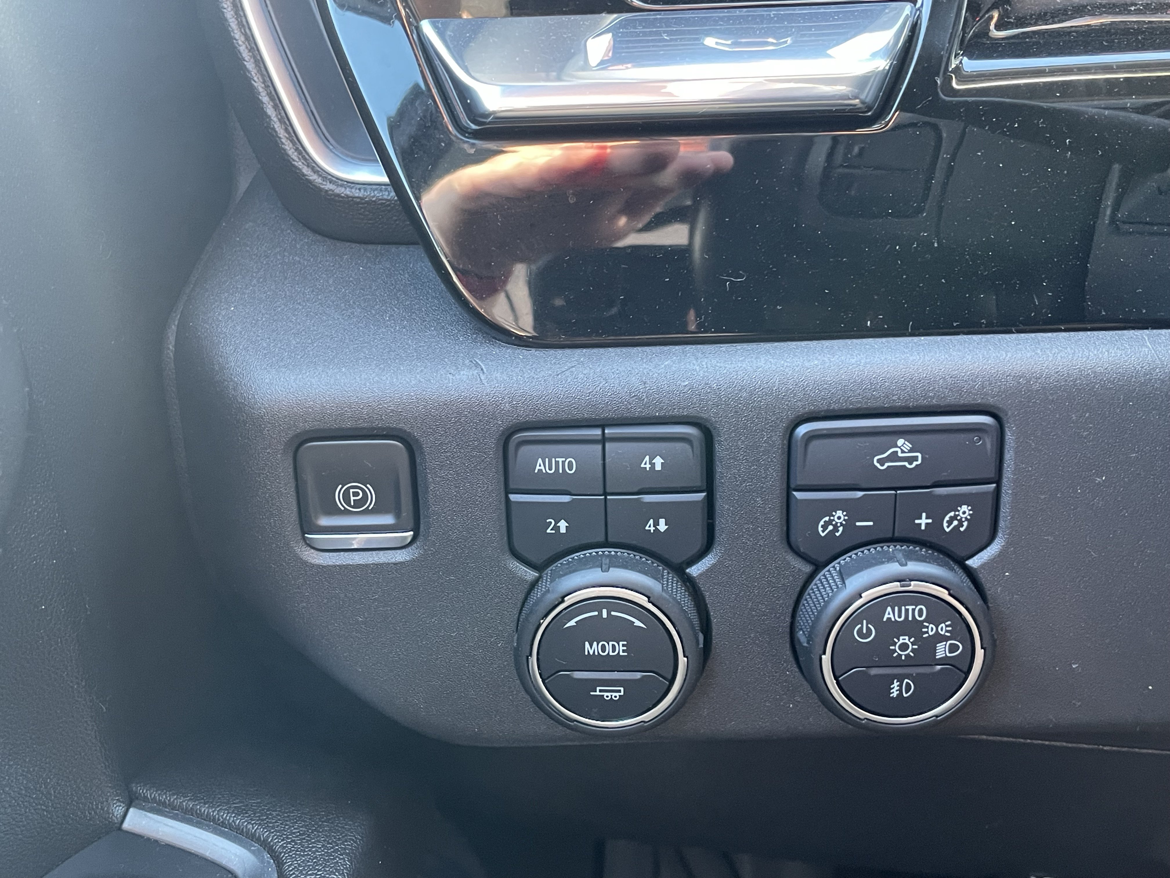 Used 2023 Chevrolet Silverado 1500 LT Trail Boss w/ Protection Package AWD/4WD image 15