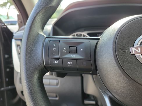 Certified 2023 Nissan Rogue SV FWD image 22