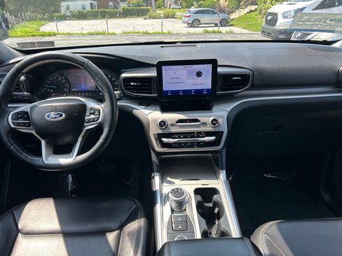 Certified 2023 Ford Explorer XLT w/ Equipment Group 202A AWD/4WD image 6