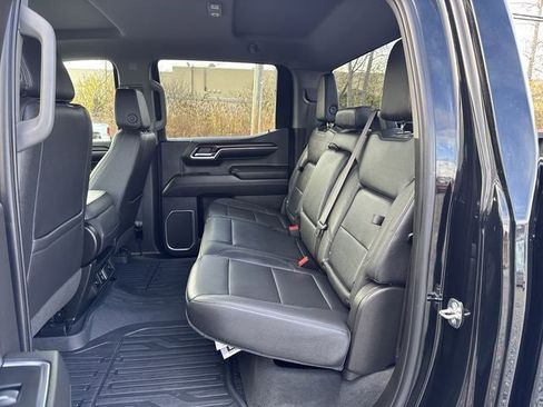 Certified 2024 GMC Sierra 1500 SLT image 25