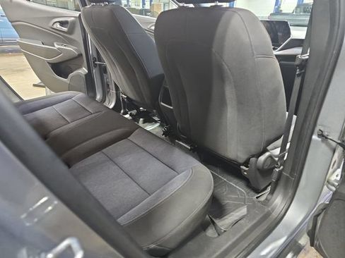 Used 2024 Chevrolet Trax RS w/ Sunroof Package FWD image 13