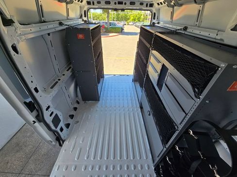 Used 2025 RAM ProMaster 2500 w/ Convenience Group FWD image 20