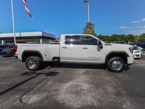Used 2022 GMC Sierra 3500 Denali w/ Denali Ultimate Package AWD/4WD image 11