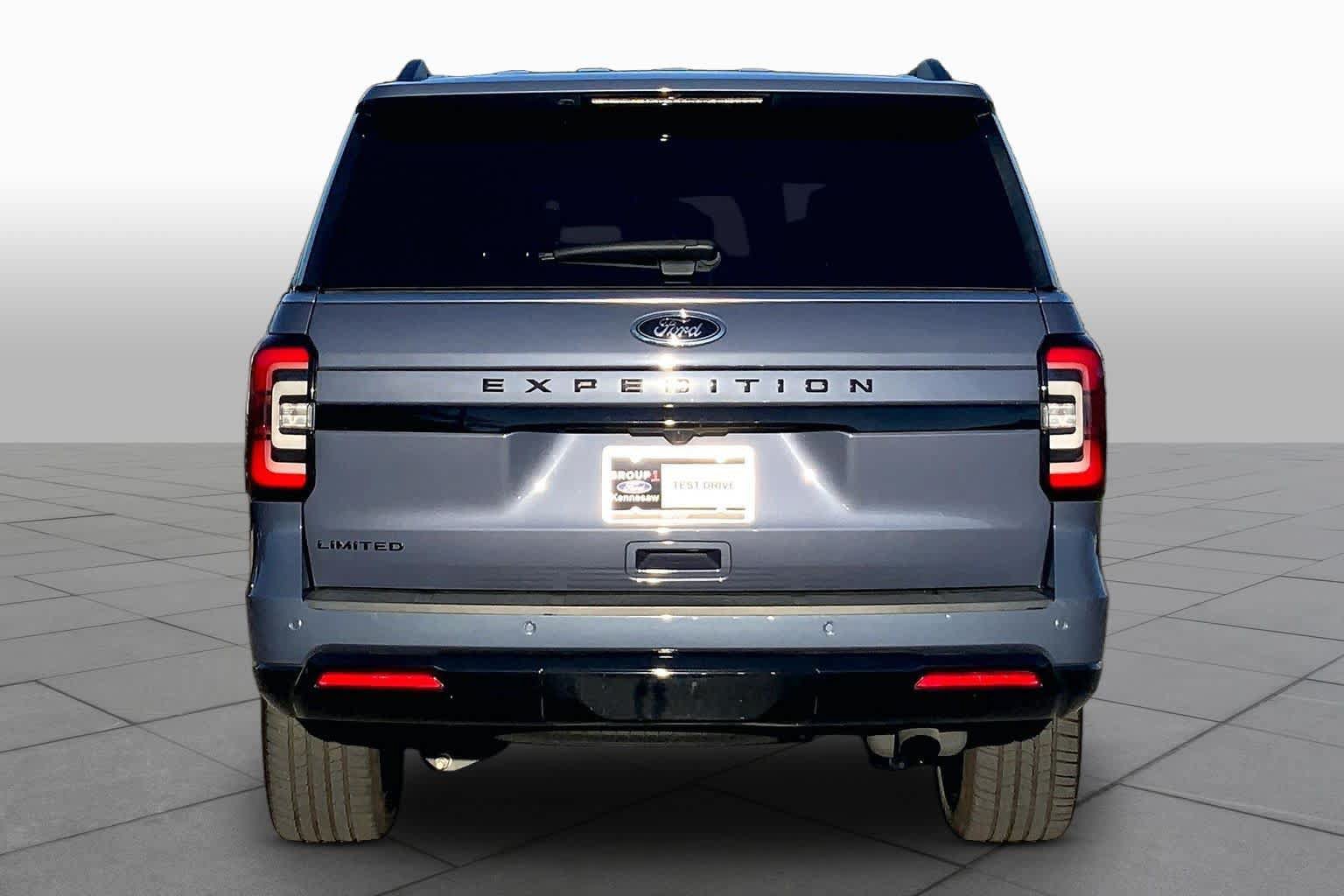 Used 2023 Ford Expedition Limited RWD image 5