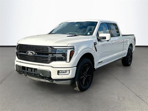 Used 2025 Ford F150 Platinum image 3