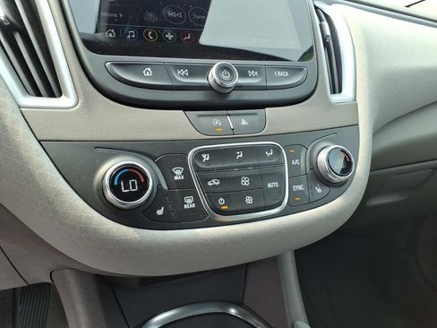Used 2023 Chevrolet Malibu LT FWD image 19