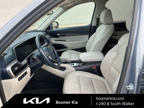 Used 2024 Kia Telluride EX w/ EX Captain's Chair Package image 17