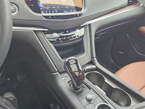 Certified 2025 Cadillac XT5 Premium Luxury w/ Technology Package image 28