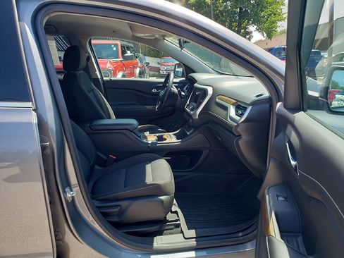 Used 2020 GMC Acadia SLE w/ Driver Convenience Package FWD image 16
