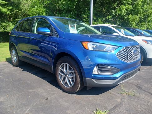 Used 2023 Ford Edge SEL w/ Convenience Package AWD/4WD image 2