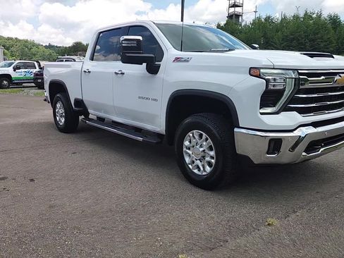 Used 2024 Chevrolet Silverado 2500 LTZ w/ LTZ Convenience Package AWD/4WD image 10