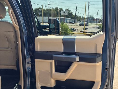 Used 2017 Ford F150 XLT w/ Equipment Group 302A Luxury image 12