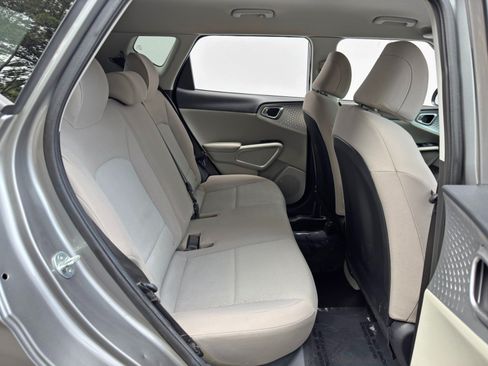 Used 2023 Kia Soul LX w/ LX Technology Package FWD image 31