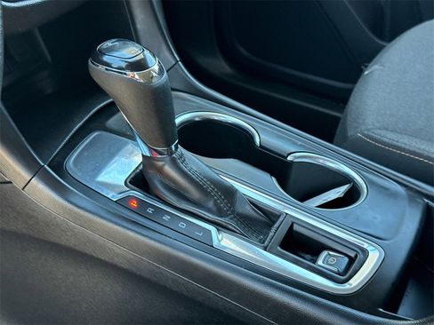 Used 2021 Chevrolet Equinox LT image 26