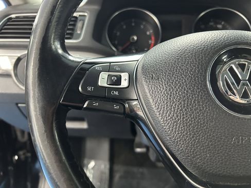 Used 2016 Volkswagen Passat 1.8T SE image 16