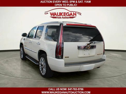 Used 2009 Cadillac Escalade AWD image 5