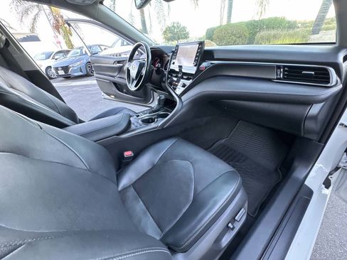 Used 2022 Toyota Camry XSE image 15