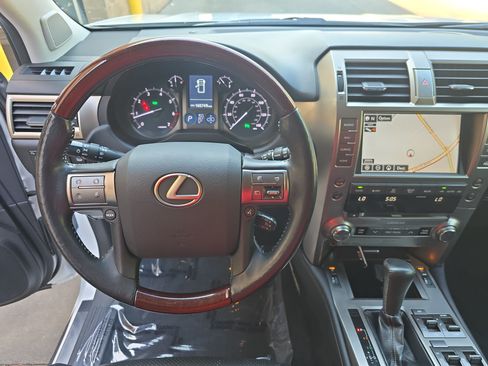 Used 2014 Lexus GX 460 Luxury w/ Preferred Accessory Package AWD/4WD image 16