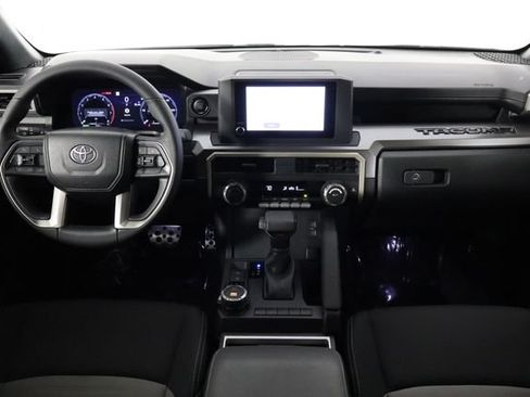 Used 2025 Toyota Tacoma TRD Sport AWD/4WD image 13