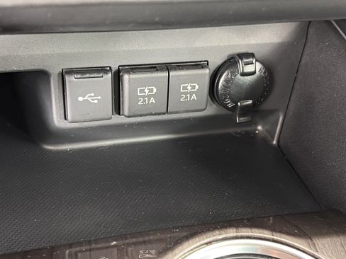 Used 2021 Toyota Highlander Limited AWD/4WD image 24