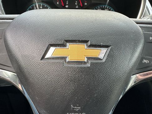 Used 2018 Chevrolet Equinox LT image 11