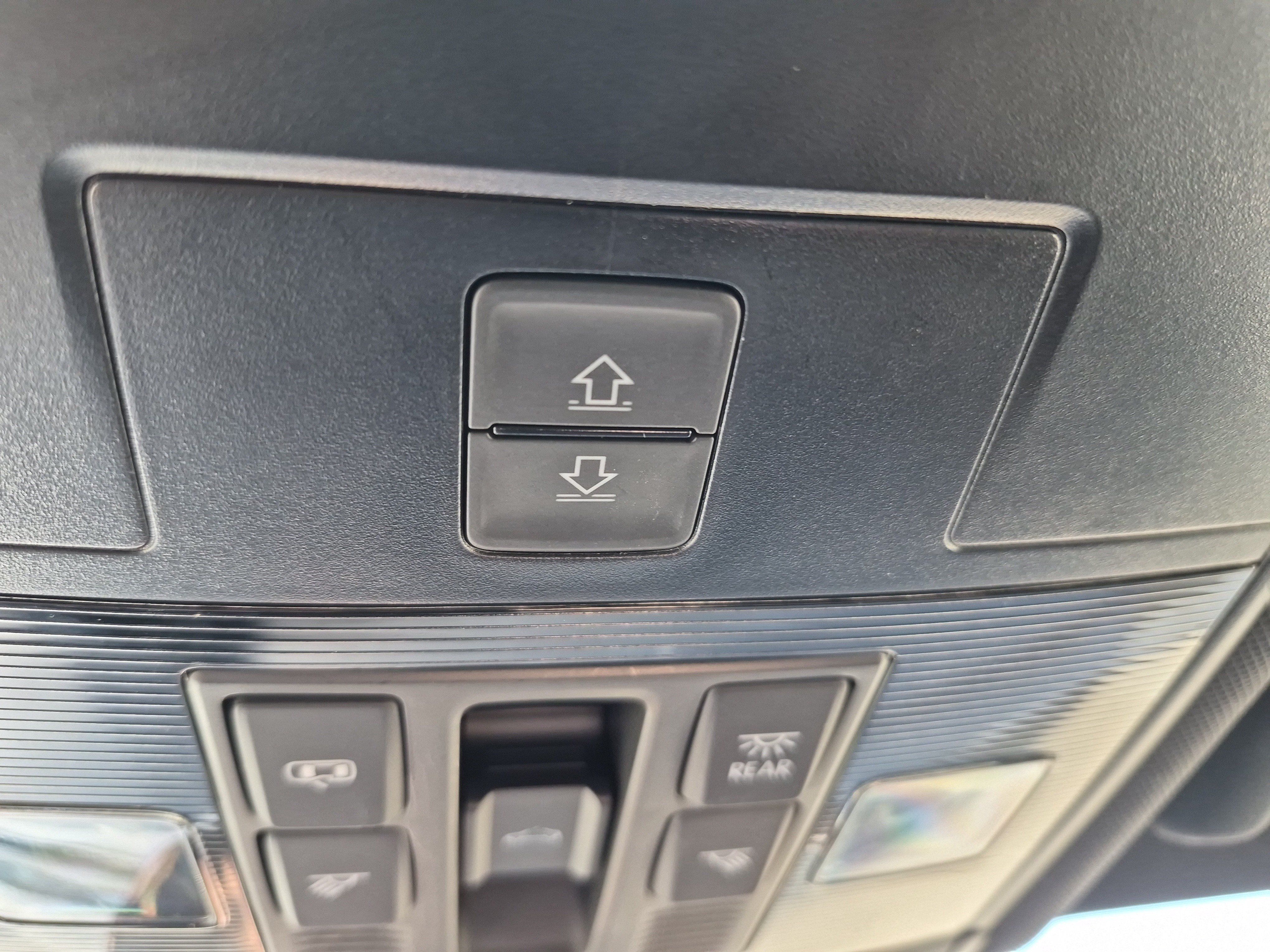 Used 2022 Volkswagen Tiguan SEL R-Line AWD/4WD image 27