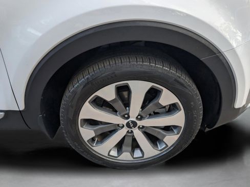 Certified 2022 Kia Telluride EX w/ EX Premium Package image 42