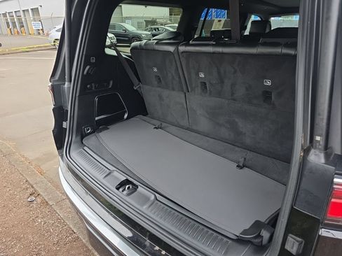 Used 2022 Jeep Wagoneer Series III w/ Premium Group I AWD/4WD image 12