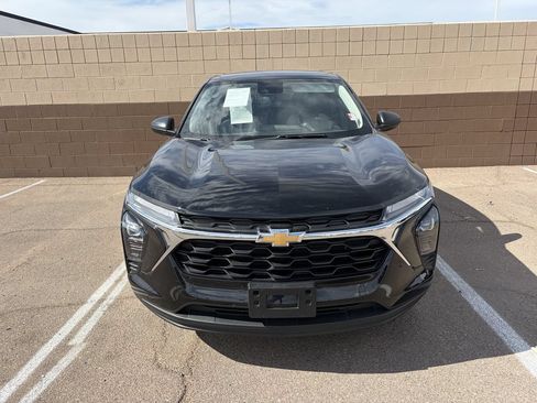 Used 2024 Chevrolet Trax LS FWD image 3