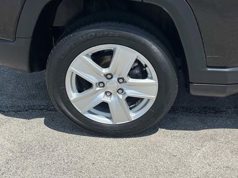 Certified 2022 Jeep Compass Latitude AWD/4WD image 38