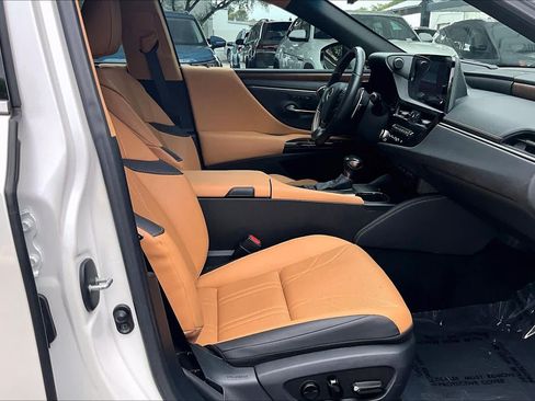 Used 2024 Lexus ES 350 Ultra Luxury w/ Accessory Package (Z2) FWD image 8
