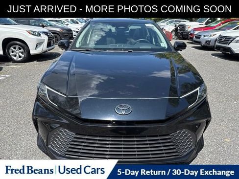 Used 2025 Toyota Camry XLE w/ Premium Plus Package AWD/4WD image 2