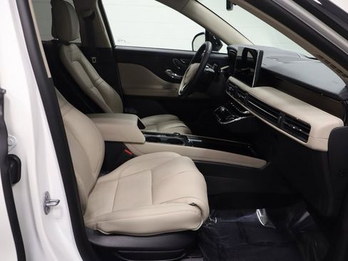 Used 2025 Lincoln Corsair Reserve w/ Equipment Group 202A image 14