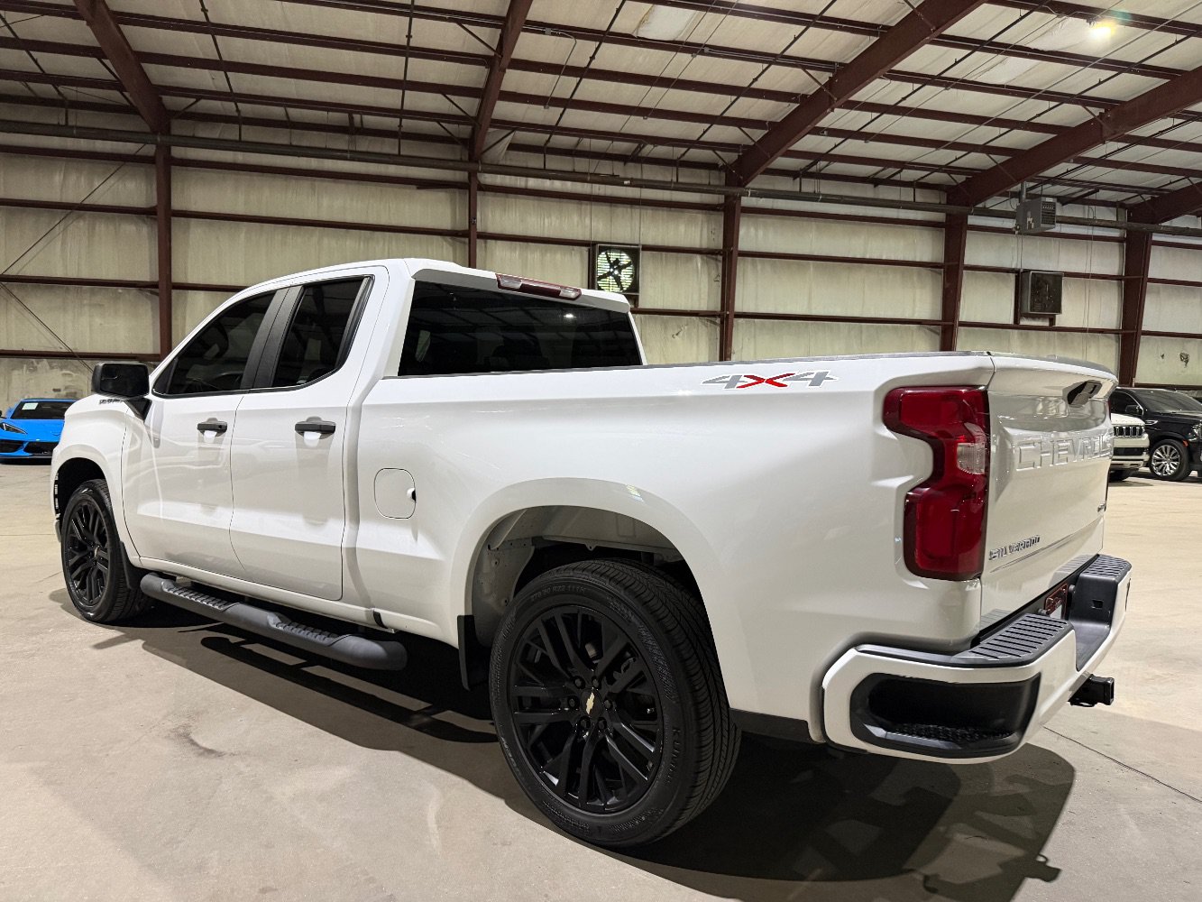 Used 2020 Chevrolet Silverado 1500 Custom w/ Custom Value Package AWD/4WD image 7