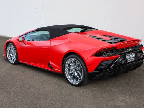 Used 2024 Lamborghini Huracan EVO AWD/4WD image 44