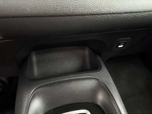 Used 2025 Toyota Corolla LE FWD image 36