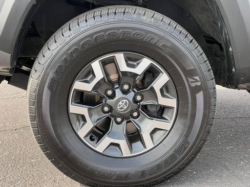 Used 2021 Toyota Tacoma TRD Off-Road w/ Technology Package AWD/4WD image 7