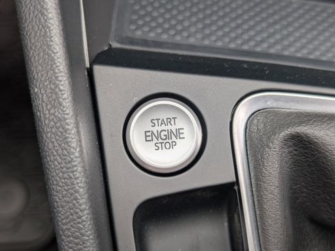 Used 2025 Volkswagen Jetta SEL image 35