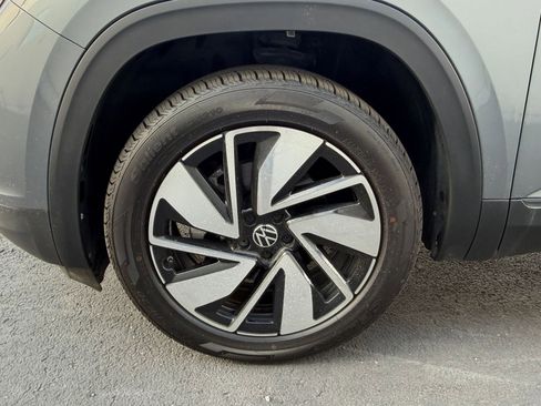 Used 2024 Volkswagen Atlas SE image 30