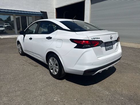 Used 2023 Nissan Versa S FWD image 3