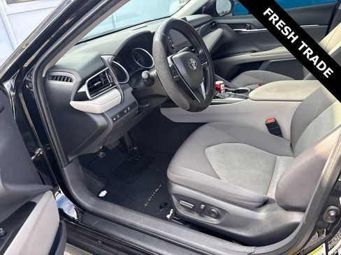 Used 2022 Toyota Camry LE FWD image 11