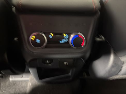 Used 2025 Ford Explorer ST-Line w/ ST-Line Street Pack image 41